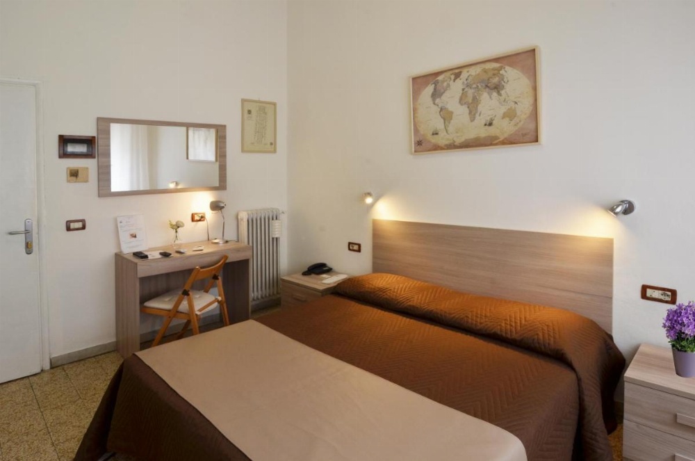 Room image 4